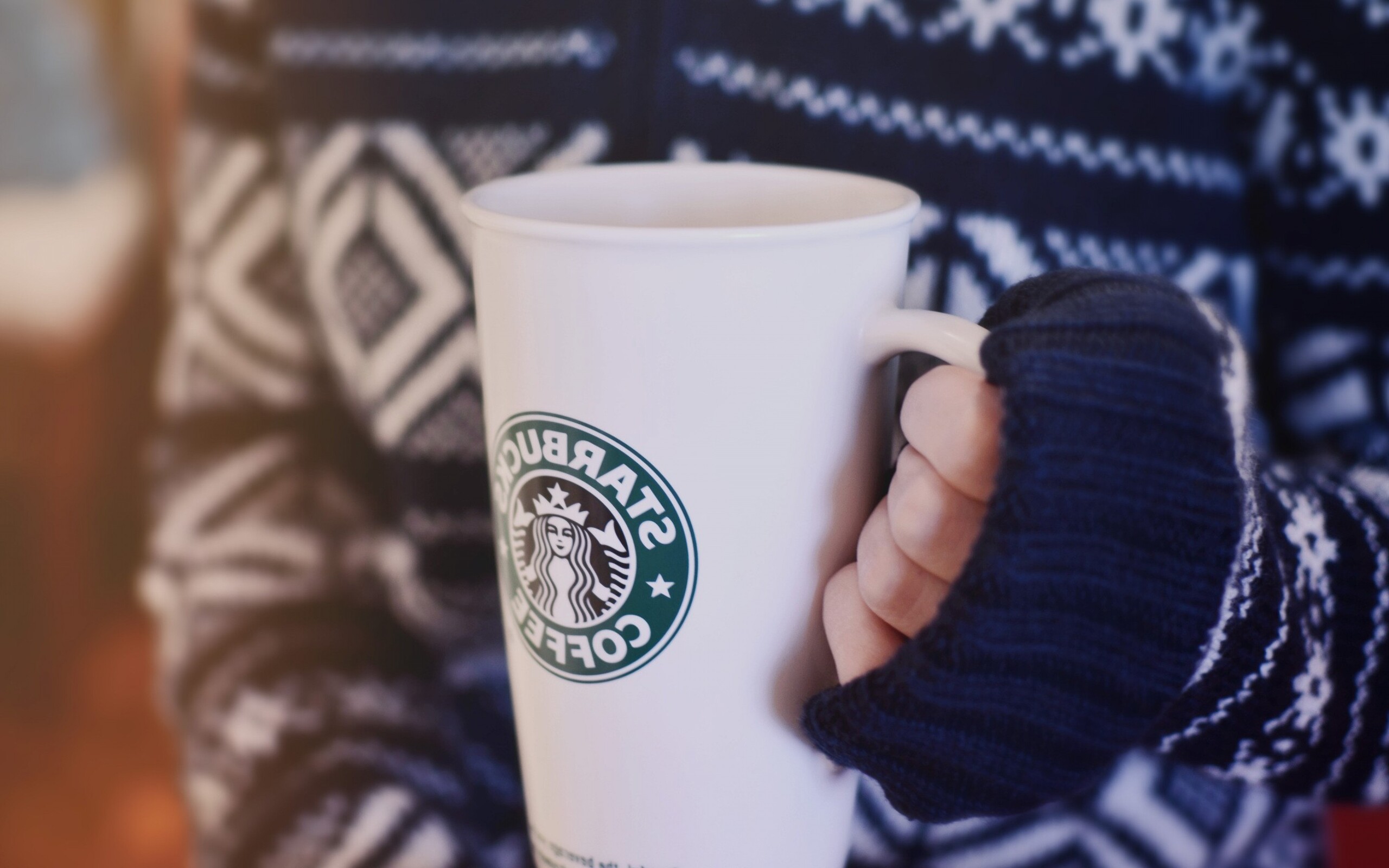 starbucks-glass-2560x1600.jpg