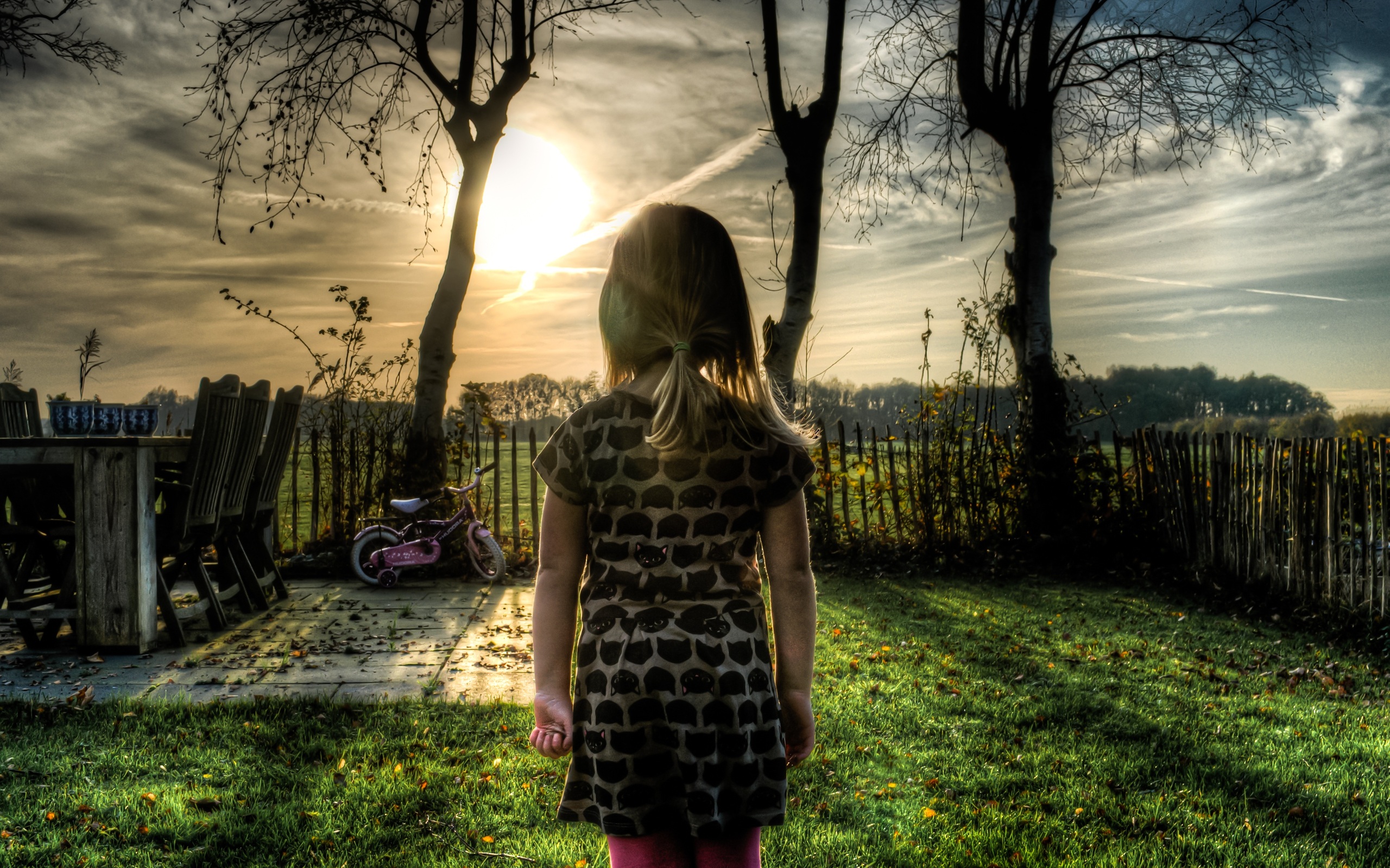 little-girl-standing-31-2560x1600.jpg