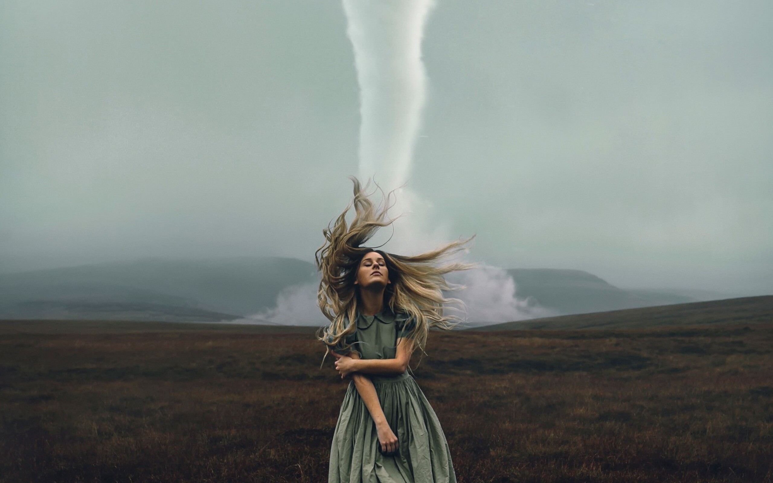 girl-tornado-photography-2560x1600.jpg