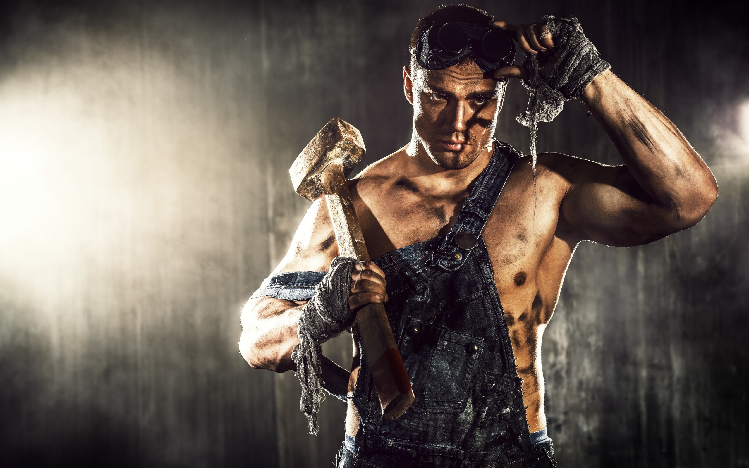 bodybuilder-sd-2560x1600.jpg